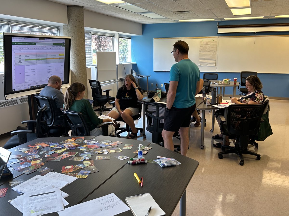 Derek Collins tweet media