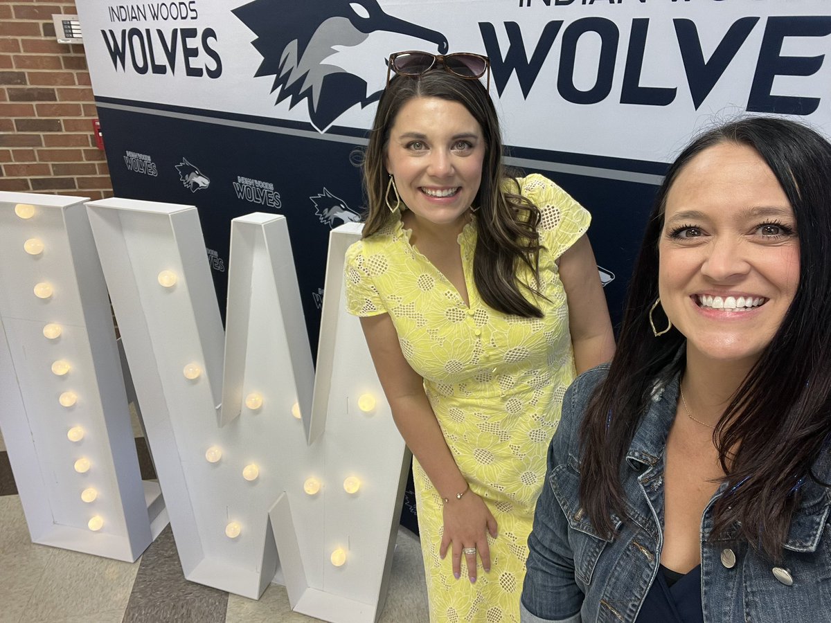 Mrs_Collier_6's tweet photo. Starting year #19 in education…and am loving every moment of it!!! Getting to visit multiple schools and all the excitement that goes with it is so much fun!!! #LifeCollierized. https://t.co/S0vm9xO6C7