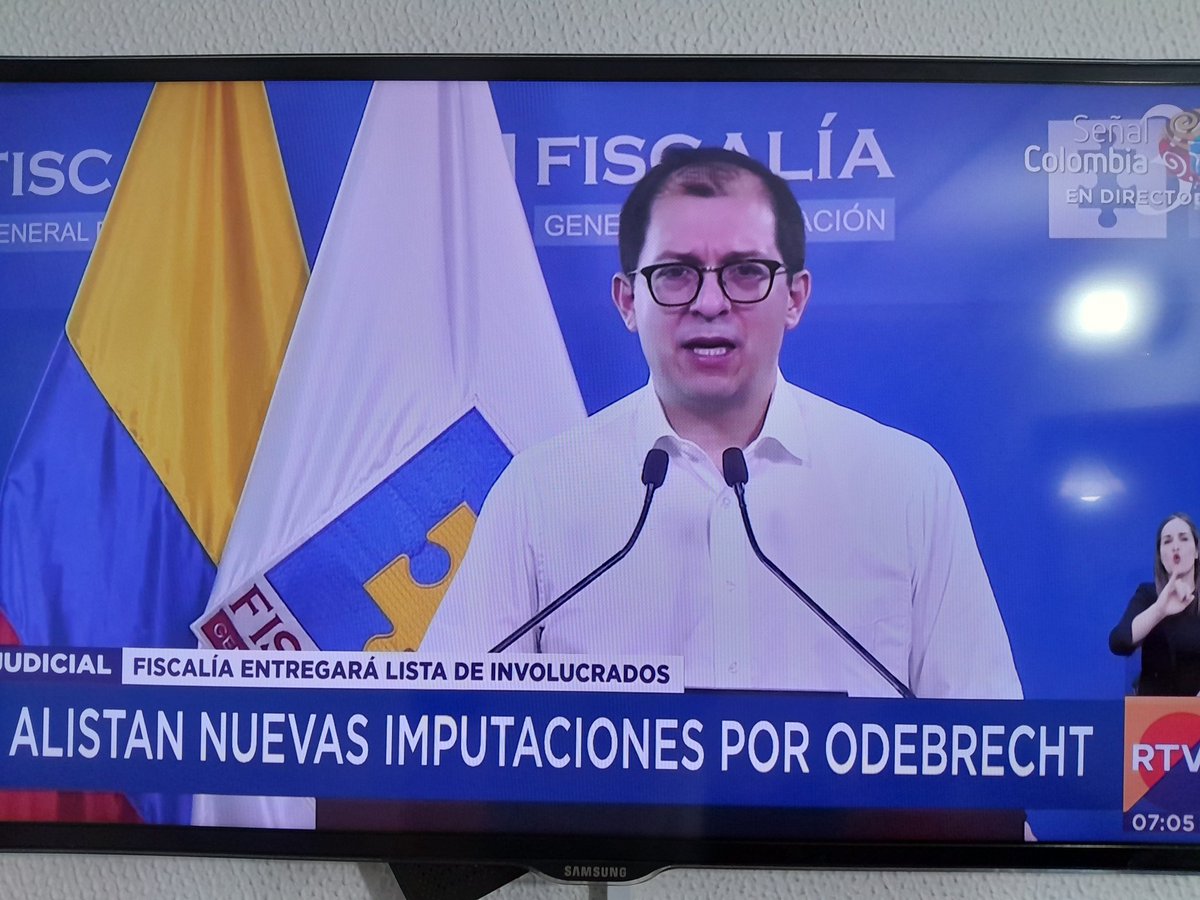 JuanKarlosVeneg's tweet photo. Mañana la marcha de la mayoría.. mayoría de #Imputados .
El fiscal amenazado por #LosFachos
#CaracolMiente https://t.co/UWFVus1Wa0