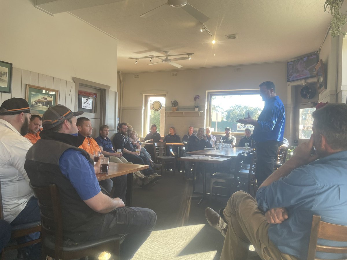 MaizeAustralia's tweet photo. Lots of interest in growing maize around Gippsland, great attendance at the 2 meeting this week. 
Thanks to #HRS and #Lallemand for giving their time to help grow the industry and sharing their knowledge to assist farmers to get the best on farm results possible. https://t.co/d910x5VWhz
