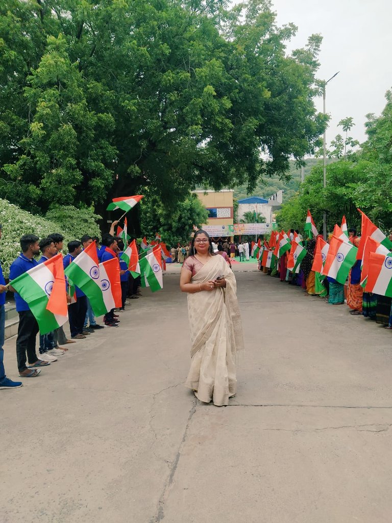 DrShwetaPandey3's tweet photo. इस रंग से बेहतर कुछ भी नहीं 
इस जश्न से बेहतर कुछ भी नहीं...
स्वतंत्रता दिवस की हार्दिक शुभकामनाएं 🇮🇳🇮🇳 #IndependenceDay2023 @DrumeshkumarBU @EduMinOfIndia @journoshaswat @journoshaswat @kalasopan @MinOfCultureGoI @NSSRDLucknow @munnatiwaribu @TheCampusNews https://t.co/ykGnZELnpu