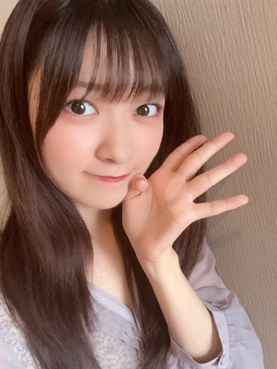 NozomiSuzuhara's tweet photo. おはようみんな〜☀️

家族みんなとお出かけしてきました🍨
るんるんです〜☺️✨

4thライブに向けて！今日も練習頑張るぞっ😤 https://t.co/MaviHlNkiK