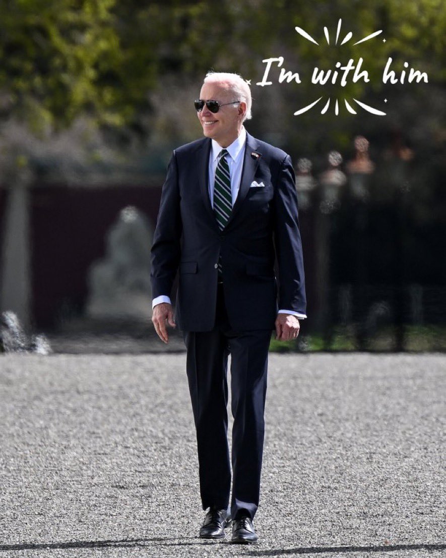 LePapillonBlu2's tweet photo. Reply with a 💙 if you’re happy to have a caring, honest and hard working President like Joe Biden? 🤚🏽 https://t.co/CHbGyTjM9G