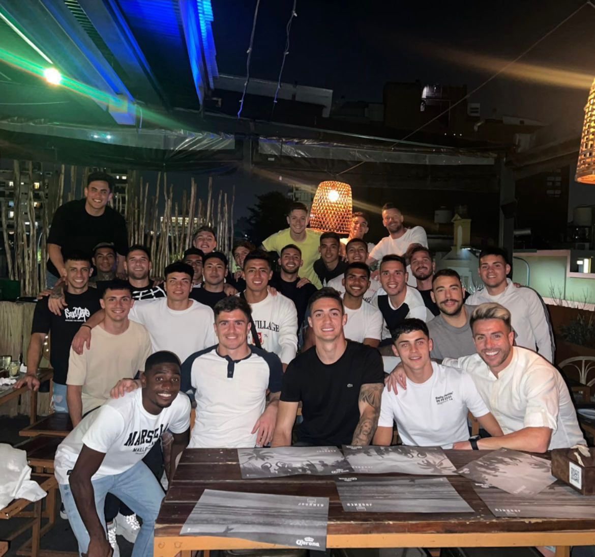 LautyVallino's tweet photo. No debe haber nada que me ilusione tanto que ver al plantel juntarse a comer todos juntos🥺 https://t.co/XfpM9S5Agv