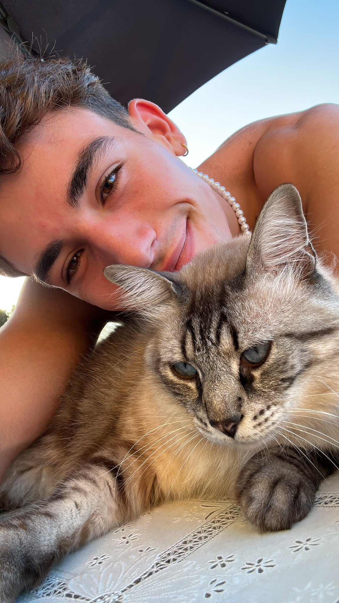 F3ndEl7W8AIcdze.jpg:large