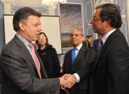 JuampaSantos's tweet photo. Entre los hampones de @JuanManSantos y @petrogustavo, ¿A cuál preferiría ver preso?

🔁 Santos
❤️ Petro

💬 Comenta 👇 https://t.co/rGFBgwvlmq