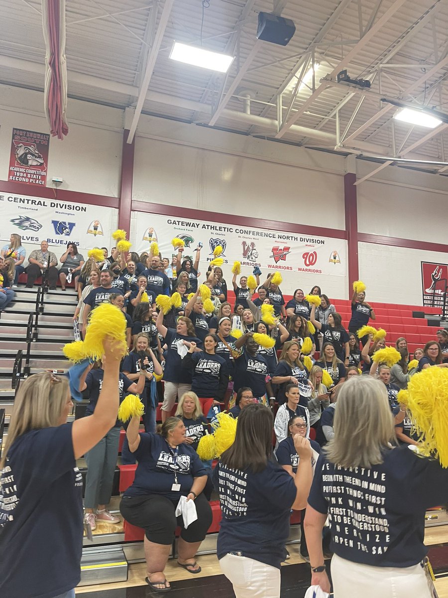 DrWilliams0319's tweet image. The South Quadrant also had a Pep Rally at SHS this afternoon. It was full of positive energy and exactly what we all needed. The band and cheerleaders did a great job. PSE tied with ECC for most energy! 🎉 We all had a lot of fun! #fzsd #FZEquiptoExcel