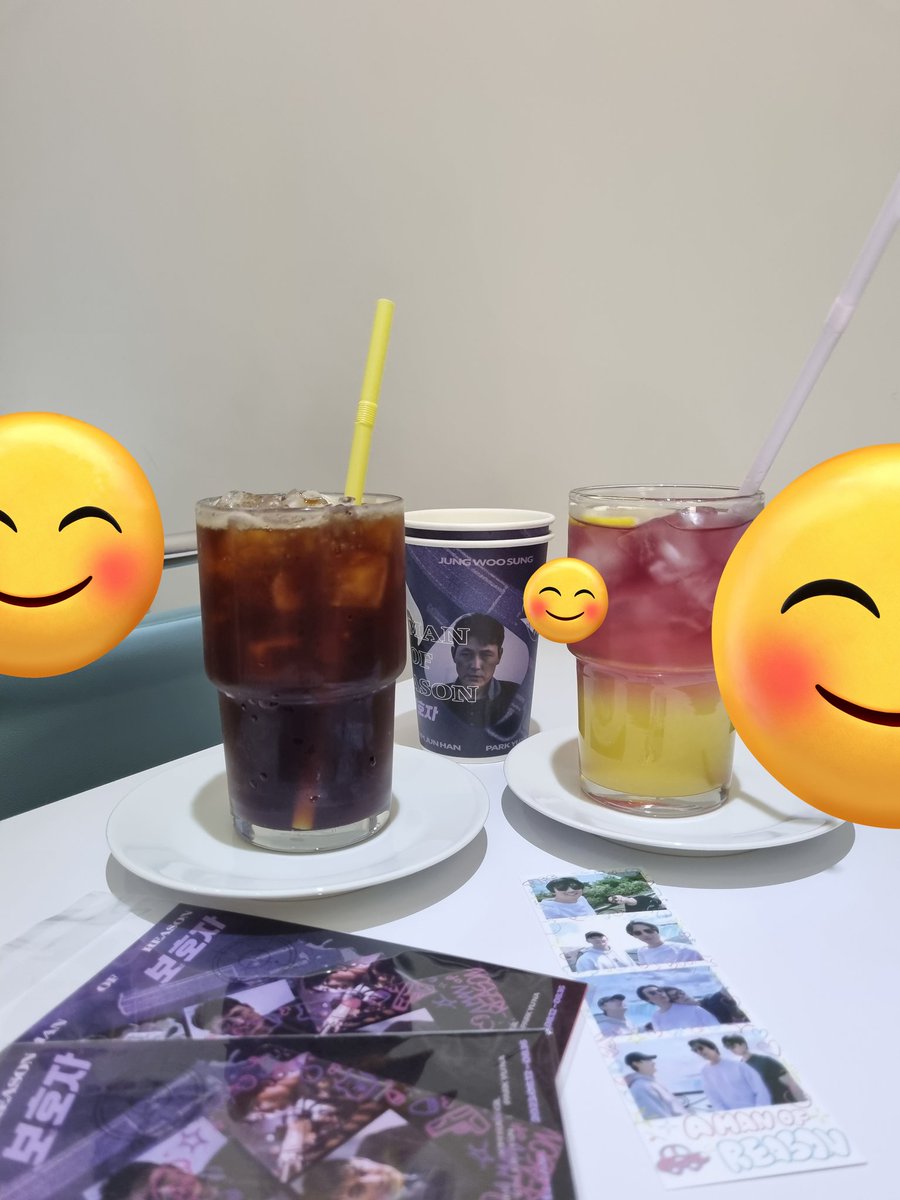 보호자 카페..! 🥹 곳곳에 영화의 디테일이 살아있었고, 배우들마다 애정이 담긴 사진과 전시도 훌륭했습니다.. 커피, 에이드 모두 맛있었고, 개봉 당일 정말 행복한 시간이었습니다..! 카페 열어주셔서 감사합니다.. ❤️‍🔥

#여름극장을_지킬_보호자
#8월15일_보호자_대개봉
#A_MAN_OF_REASON