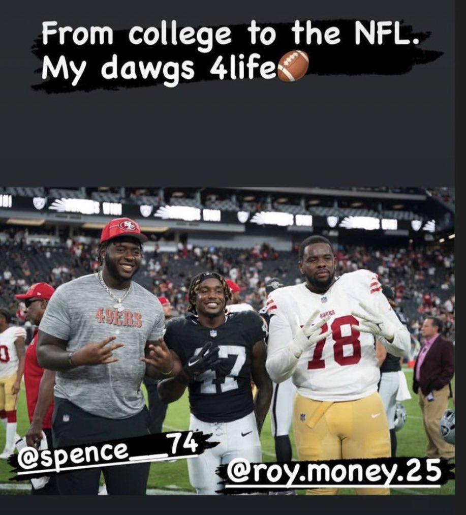 BishopLWatson3's tweet photo. Love this pic UTSA Football made it to the NFL. The Triangle has made it to the pros. Leroy Watson IV, Spence Buford, McCormick https://t.co/4T9AXVzLB8