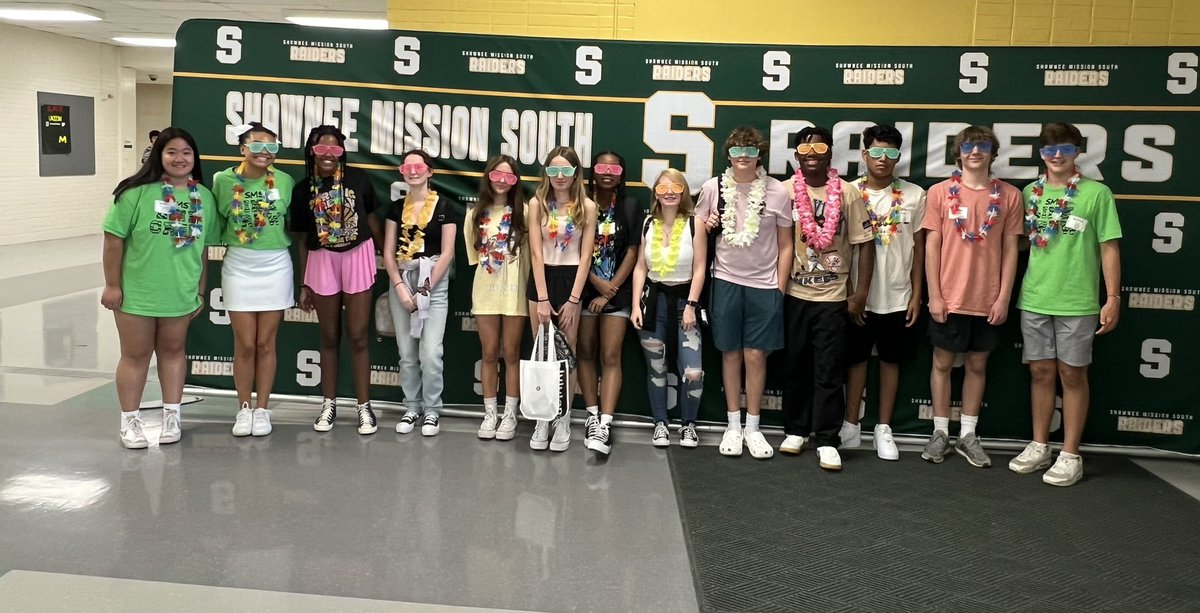 smslinkcrew's tweet photo. Link Crew activities and school tour! Conquering challenges together on day 1! https://t.co/mnxixrRaFL