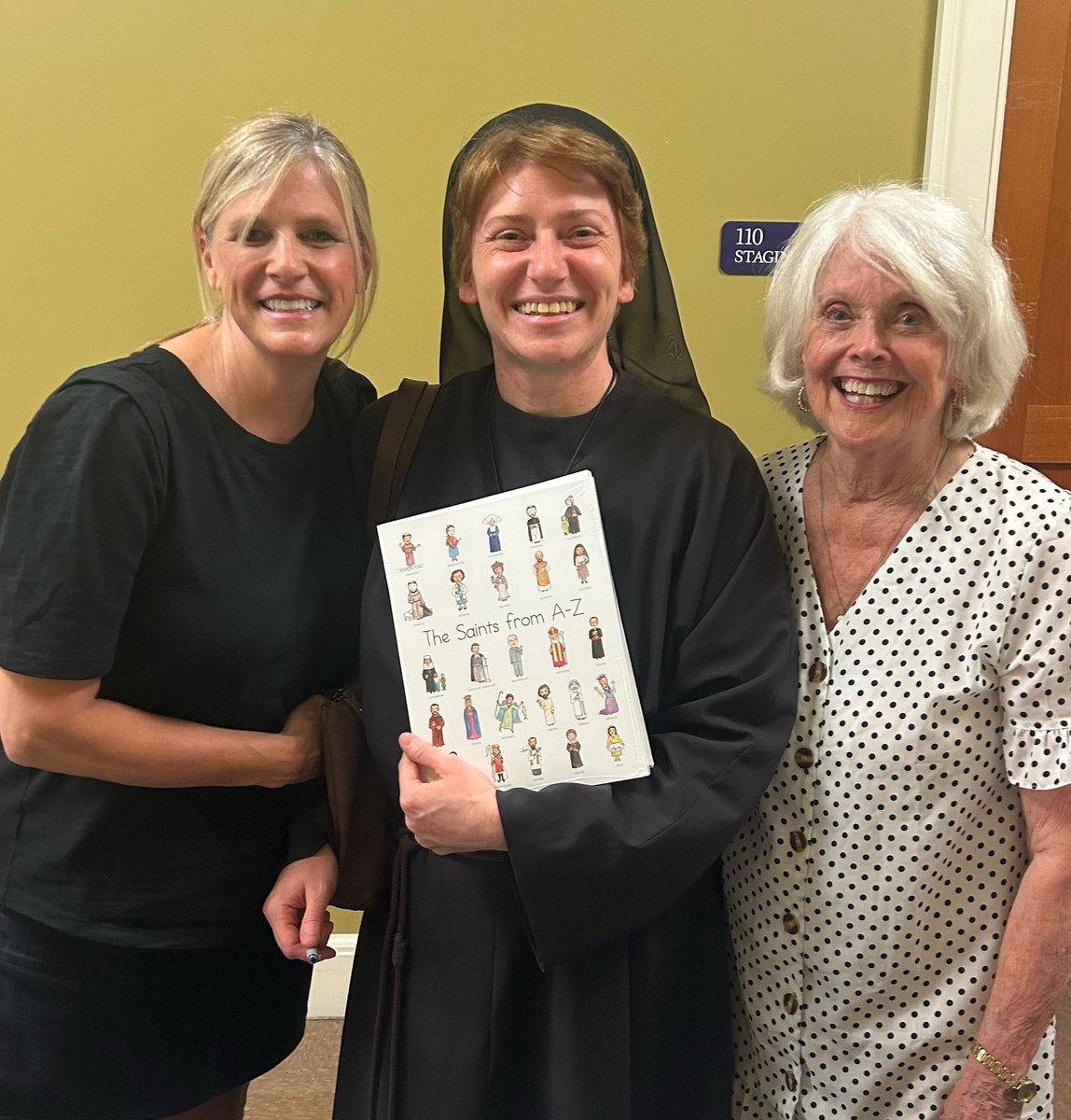 MaryTheRosary1's tweet photo. Blessed to have been invited to share our materials with the principals of the Archdiocese of Portland. A beautiful way to spend the Feast of the Assumption of the Blessed Virgin Mary… 💙 https://t.co/qcF9tv2aja