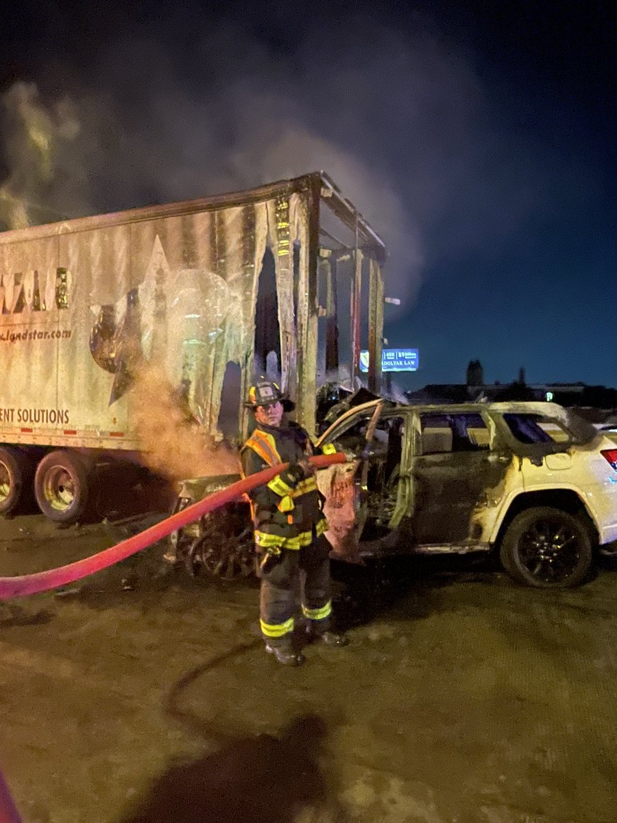 CFDMedia's tweet photo. Major accident southbound Dan Ryan about 2500 South.  Car rear-ends a semi.   One patient pulled from car by semi driver.  Now being treated by CFD. Red condition. https://t.co/KCAnbLa0kb