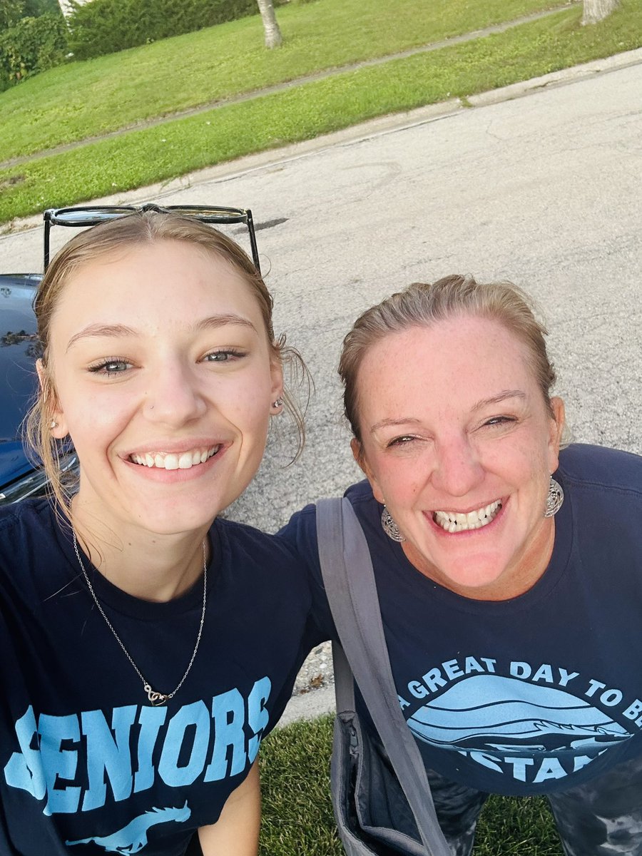 ArwenLyp's tweet image. Tomorrow we kick-off the school year as we welcome back all staff members! Today, our leadership team met to "get all the things ready" and I also got to compare "back to school" nails with senior Mia O.  #southsideSTRONG #DGSPride #youbelonghere