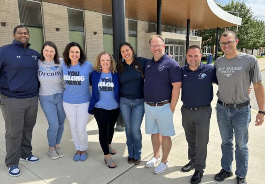 ArwenLyp's tweet image. Tomorrow we kick-off the school year as we welcome back all staff members! Today, our leadership team met to "get all the things ready" and I also got to compare "back to school" nails with senior Mia O.  #southsideSTRONG #DGSPride #youbelonghere