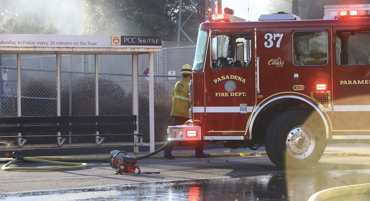 ShorealoneFilms's tweet image. Pasadena FD just stamped out a small #brushfire off of Foothill Blvd. @PasadenaFD 08-15-23