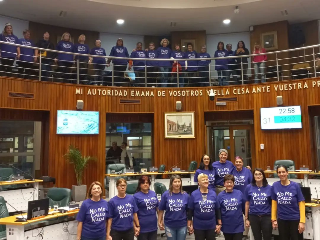 Jóvenes FA San Carlos (@jfasancarlos) on Twitter photo AHORA EN <a href="/juntamaldonado/">juntadepartamentaldemaldonado</a>
Mujeres frenteamplistas vistieron camisetas violetas con la frase "no me callo nada" en apoyo a las compañeras edilas que han sufrido reiterados actos de violencia por parte del actual Presidente y Edil de la Junta Departamental de Maldonado Darwin Correa AHORA EN <a href="/juntamaldonado/">juntadepartamentaldemaldonado</a>
Mujeres frenteamplistas vistieron camisetas violetas con la frase "no me callo nada" en apoyo a las compañeras edilas que han sufrido reiterados actos de violencia por parte del actual Presidente y Edil de la Junta Departamental de Maldonado Darwin Correa
