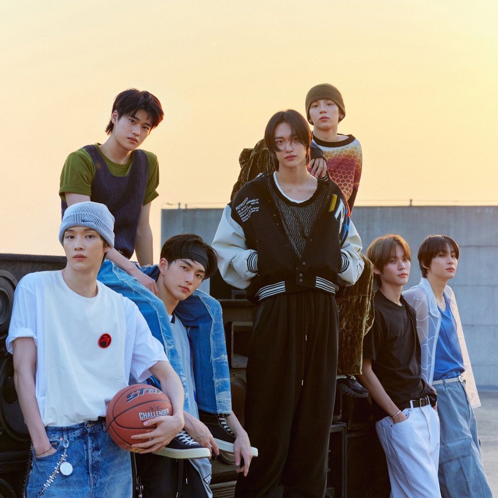 RIIZE are expected to join Dear.U Bubble after their debut in 3Q! 

To add to this, Bubble will launch additional features and subscriptions such as artist handwriting and emoticon features which is expected to assist in raising profits.

🔗: naver.me/GOzFQkcr