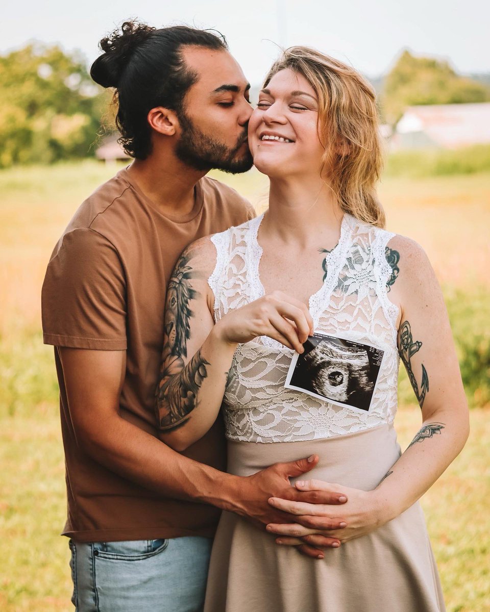 HattieHanna2289's tweet image. Happy 1 year of marriage baby love, and let’s hurry up February so we can meet our boy 💙