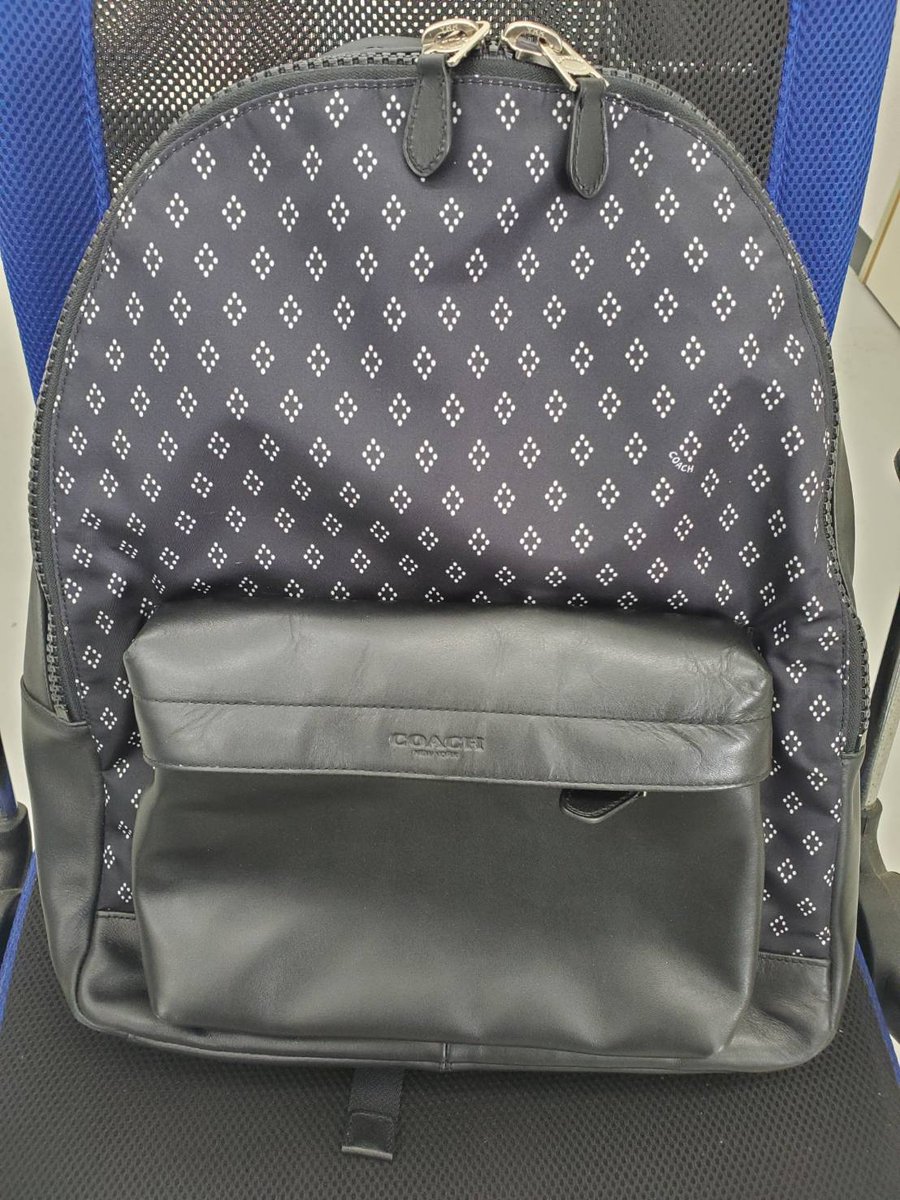 COWNE0610's tweet photo. COACHのリュックをお買取りさせて頂きました(^_^)
チャールズダイヤの素敵なデザインです♪
ブランドバッグのお買取りは買取専門COWNEにお任せください！

岡山市北区野田2丁目7-12
買取専門COWNE
086-236-6366

#岡山 #北区 #買取 #ブランド #バッグ #COACH #COWNE https://t.co/BzDsf0N4oV