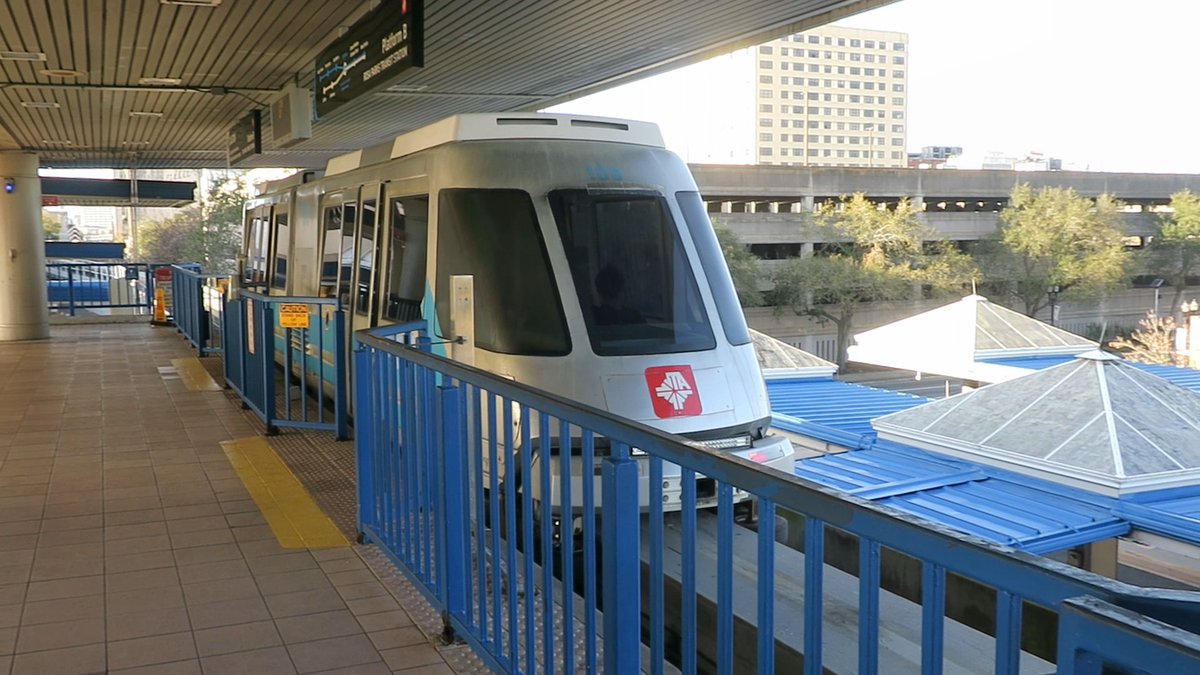 milesintransit1's tweet photo. The Jacksonville Skyway is, without a doubt, the weirdest transit system I've ever ridden. And I've ridden a lot of transit systems. https://t.co/R4ySIY9FAa https://t.co/e58mFbbMb4