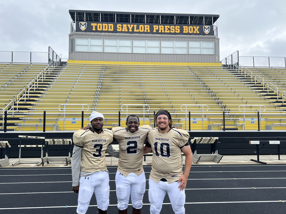 Another great day of fall camp! Proud of these Day 5 leaders helping to set the standard #GoldenRules #BringTheJuice #Squad98