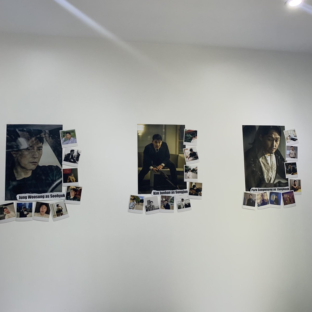 보호자 카페 오픈런 뛰고 왔습니다 :) 1등으로 들어가서 포장했습니다 (근로중이라서..😭) 카페 아기자기하고 귀여웠어요! 이벤트 감사합니다🫶🏻

#여름극장을_지킬_보호자
#8월15일_보호자_대개봉
#A_MAN_OF_REASON