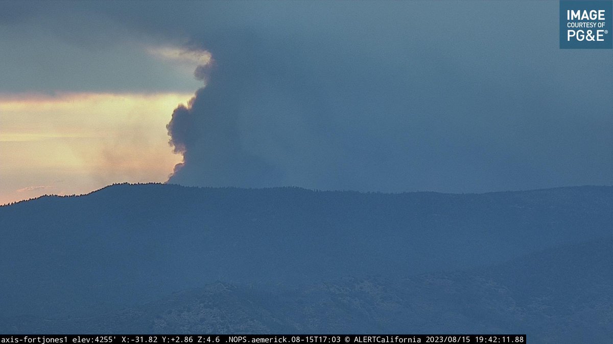 DanielFireTruck's tweet image. #HeadFire Update Acreage Again 3,000-4,000 acres.
Air Attack 610 is overhead.