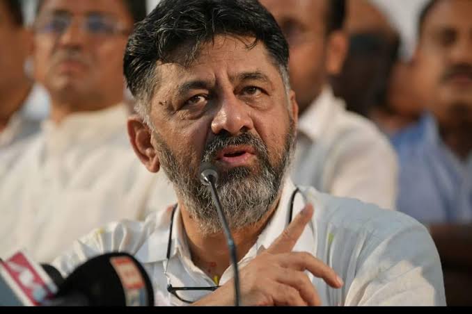 HimmelMaa's tweet photo. Let's settle this. Who is the mass leader of Karnataka?
Like - Siddaramaiah
Retweet- DK Shivakumar
#KarnatakaCM
#KarnatakaCMPost
#Siddaramaiah
#DKShivakumar
#Jailer #JailerBORampage #JailerBlockbuster #JailerShowcase #Rajinikanth #Shivanna #Shivrajkumar https://t.co/WipH0M3efl