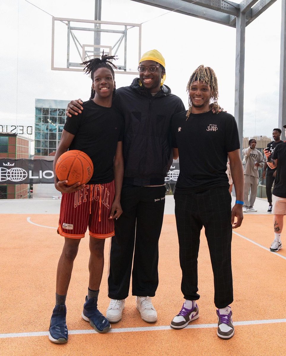 OGsHeadband1's tweet photo. More great pics of OG at the London Lions #RooftopRumble today! ๐ธ Brian Bosche https://t.co/F1B5EMz0Nn