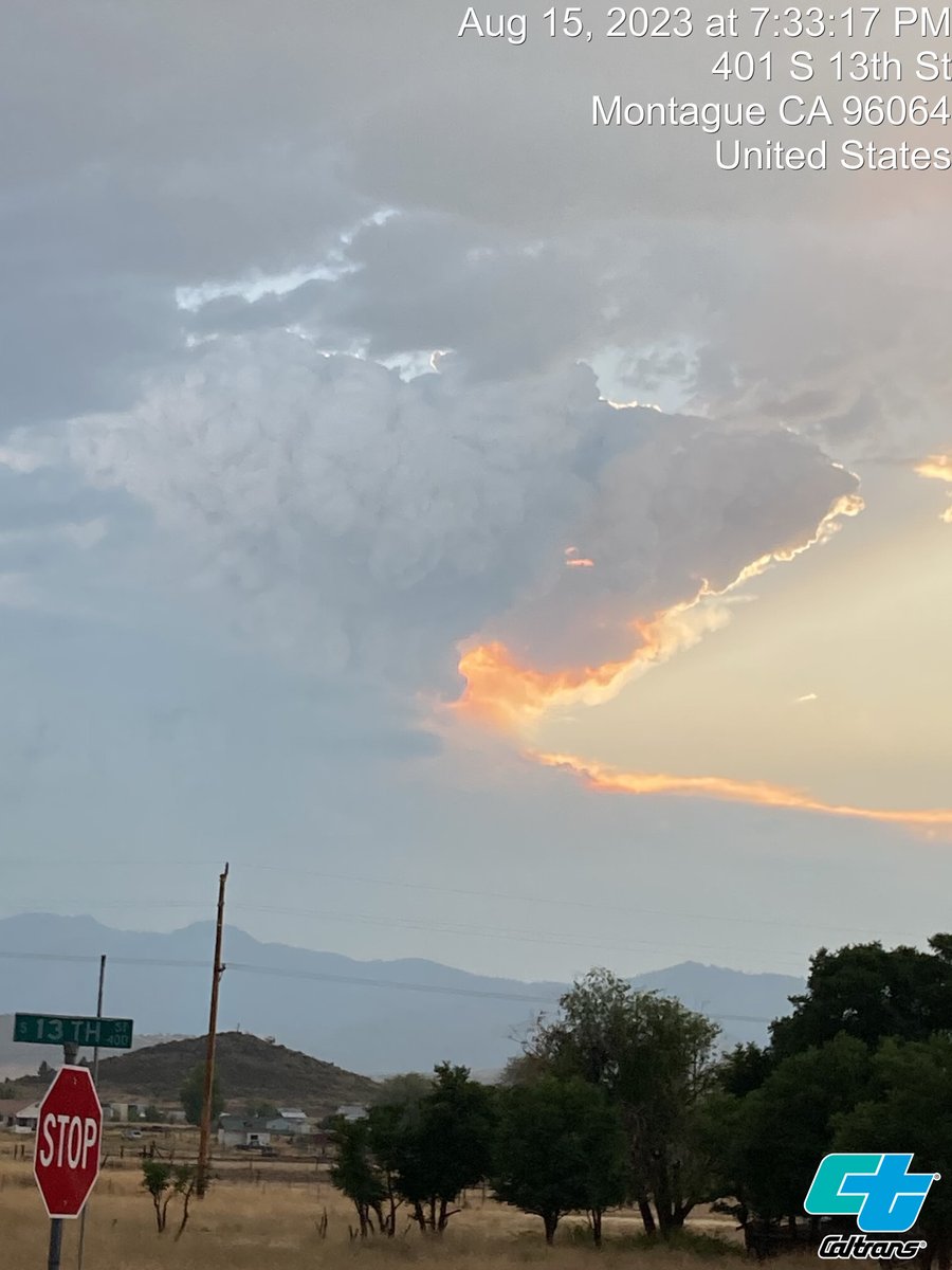 CaltransD2's tweet image. 🚧HIGHWAY CLOSURE DUE TO FIRE🚧

State Route 96 is currently closed, between State Route 263 and Seiad, due to the #HeadFire. Please avoid this area. Residents are evacuating and first responders are trying to get to the fire.

📷: Yreka Maintenance Superintendent, Roger Matthews