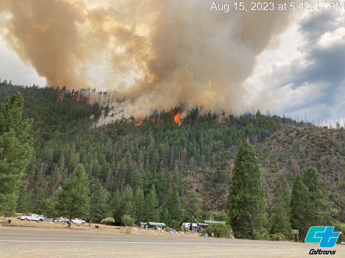 CaltransD2's tweet image. 🚧HIGHWAY CLOSURE DUE TO FIRE🚧

State Route 96 is currently closed, between State Route 263 and Seiad, due to the #HeadFire. Please avoid this area. Residents are evacuating and first responders are trying to get to the fire.

📷: Yreka Maintenance Superintendent, Roger Matthews