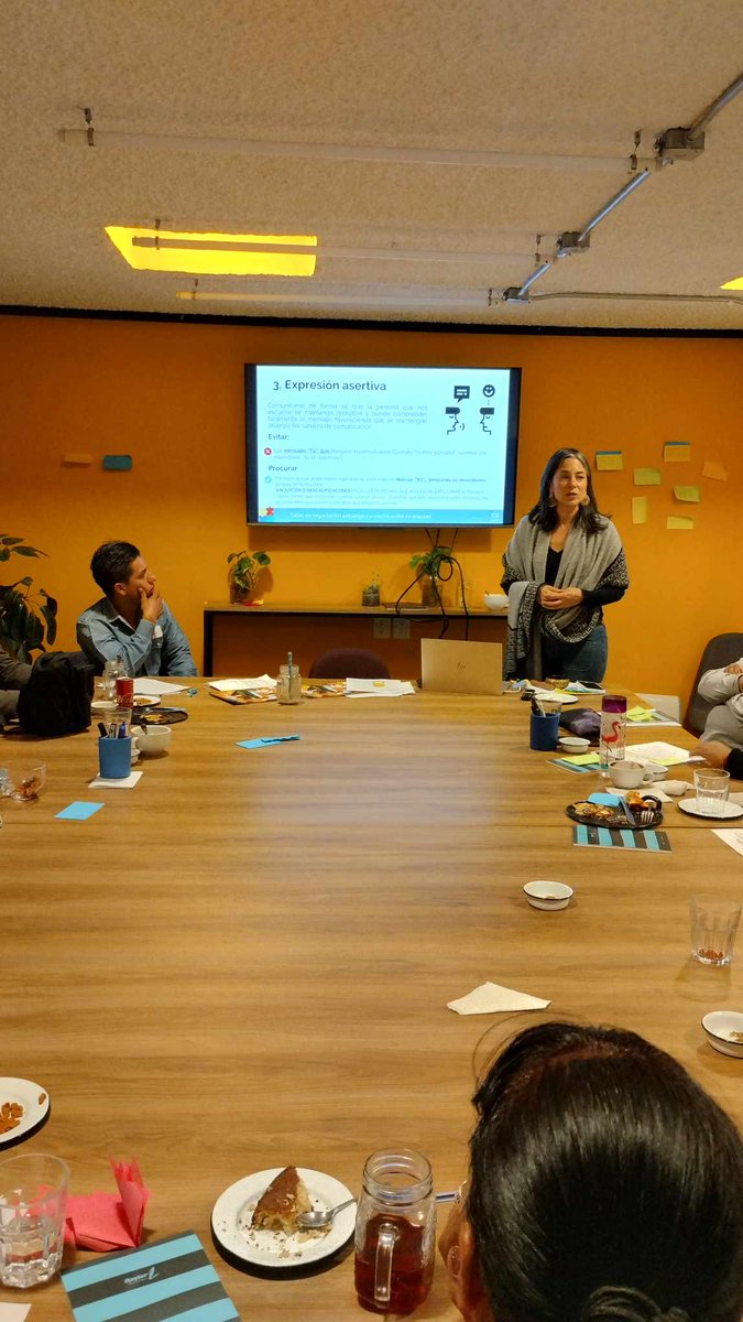 Dialogica_org's tweet photo. Hoy iniciamos el taller de negociación estratégica y construcción de alianzas con actores del Parque la Cañada @maraihdez https://t.co/v5q5cvYwqf