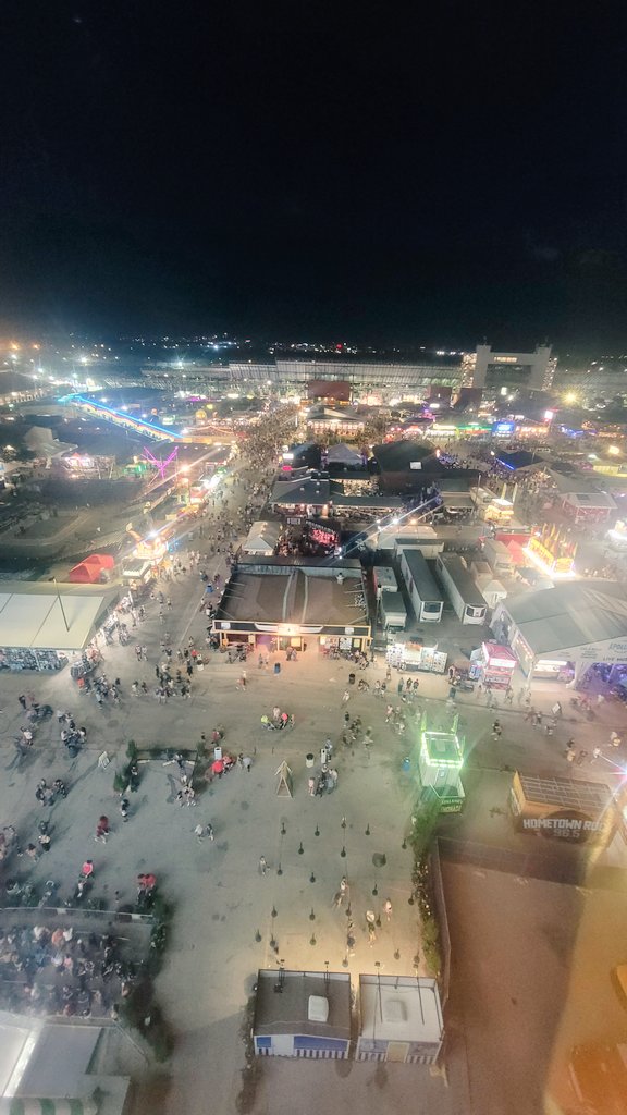 ishootsickfotos's tweet image. The infamous ferris wheel state fair shot. 

#ferriswheel #wistatefair #statefair