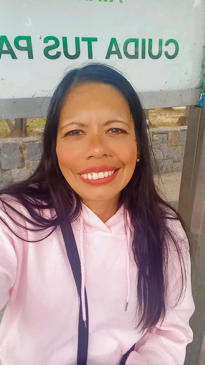 yolucecita's tweet image. Buen día mis Xseros. Hoy, tocó la 1a consulta post y me sentí con poder 💪🏼pq me pasaron de primera jajaja pero me tocó esperar el Uber.😕 ¡Vamos muy bien!🤗 Seguimos.Vida y Salud ✌🏼 😎 
#DeConsultaAndo #Clinica #PostOperatorio #FelizMartes #BuenMartes #VamosBien #Thuesday
✨️