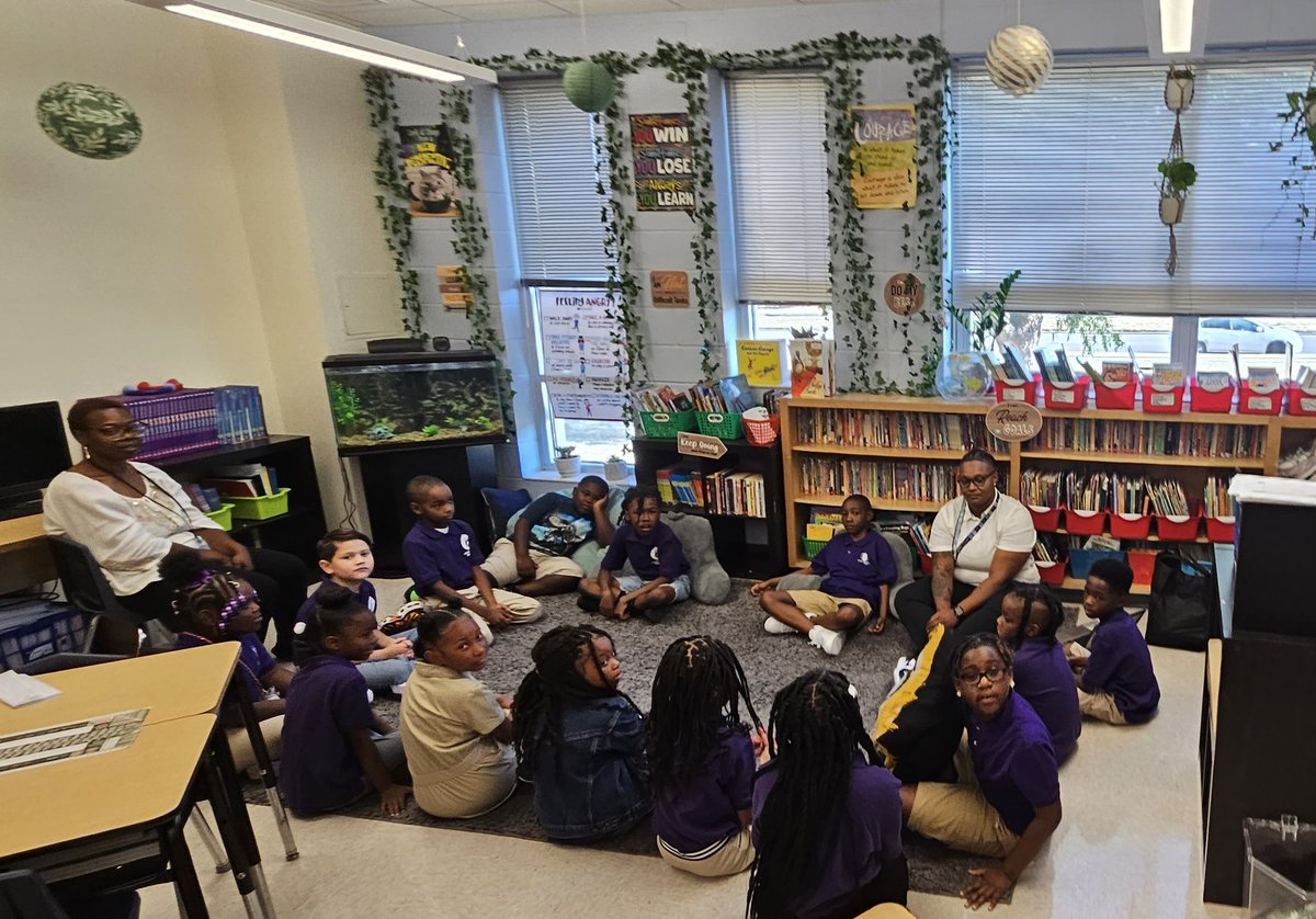 MaestraMrsGomez's tweet image. Student engagement🤓, relationship building🫂, read-alouds📖, and more! It&apos;s going down at The Leadership Academy @ John T. White! Teachers, residents, and i-coaches are collaborating to set our students up for a great year!  #allinwithLAN @LAJohnTWhite #teachwithLAN #leadwithLAN