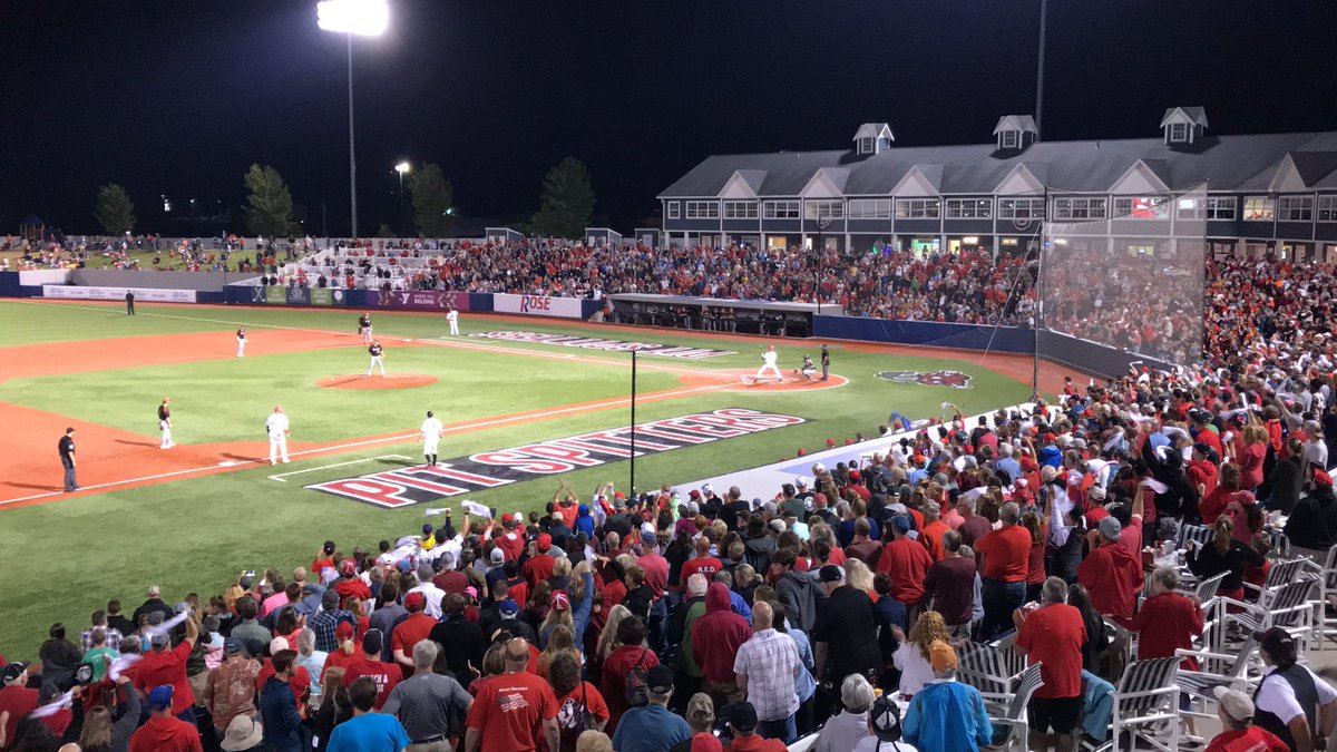 coachreebs's tweet photo. We need a big crowd again tomorrow night, Traverse City/Northern Michigan! 

Come out in big numbers and wear red!

📝 Semi-Final (Great Lakes Championship) vs @gbrockers 

⏰ 705pm…see you tomorrow night! https://t.co/PAWDguHuuO