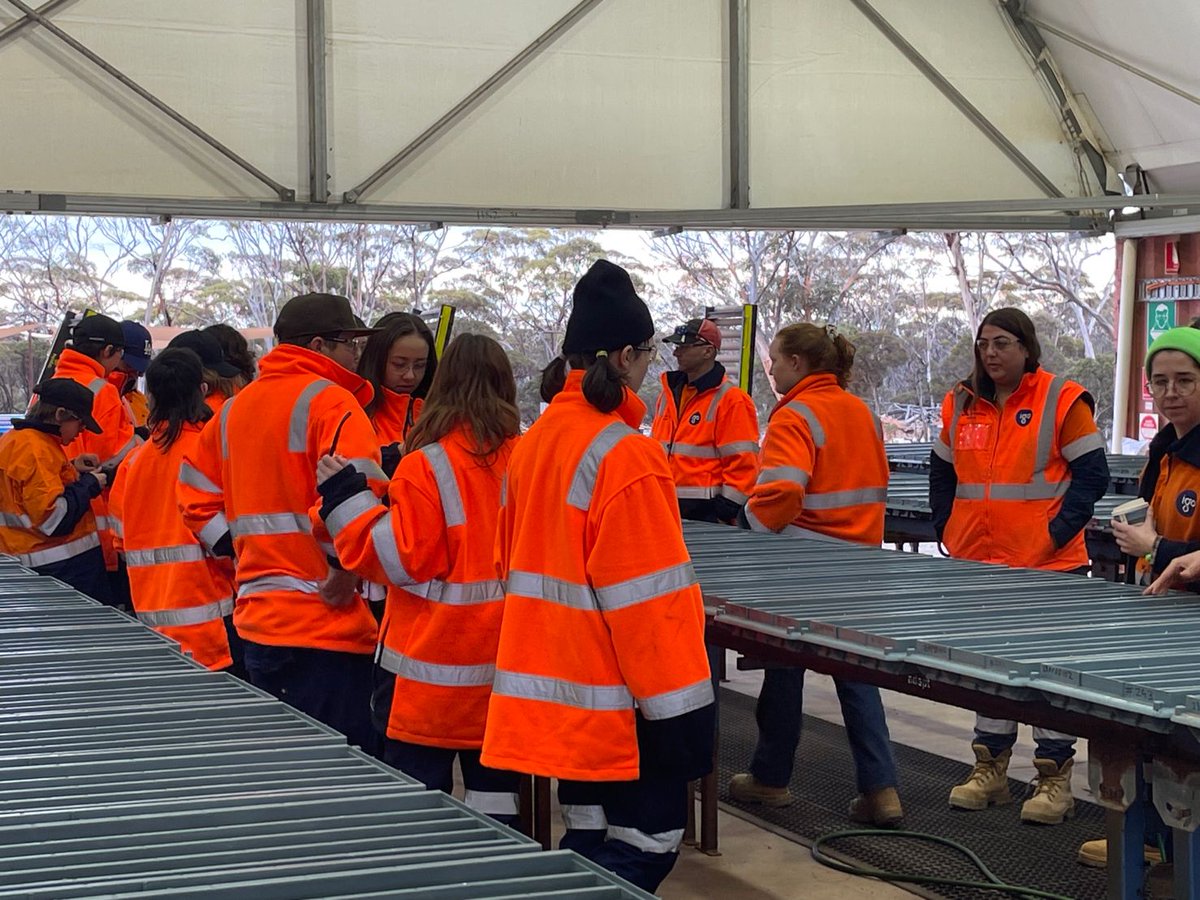 CoRELearnGrow's tweet photo. This @National Science Week CoRE wanted to highlight just how we're innovating the education sector! Through field trips! Field trips take students into what we call #therealclassroom which allows them to gain a deeper understanding of their learnings! https://t.co/3V3R1b5Cku