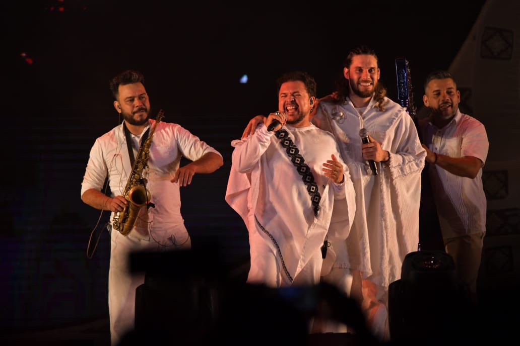 SantiPenap's tweet photo. Nuestros artistas nos recuerdan el talento que tenemos. Los paraguayos podemos llegar muy lejos si trabajamos juntos para desarrollar el potencial de nuestra gente. 🇵🇾🙌🏻 https://t.co/PSybLCFid9