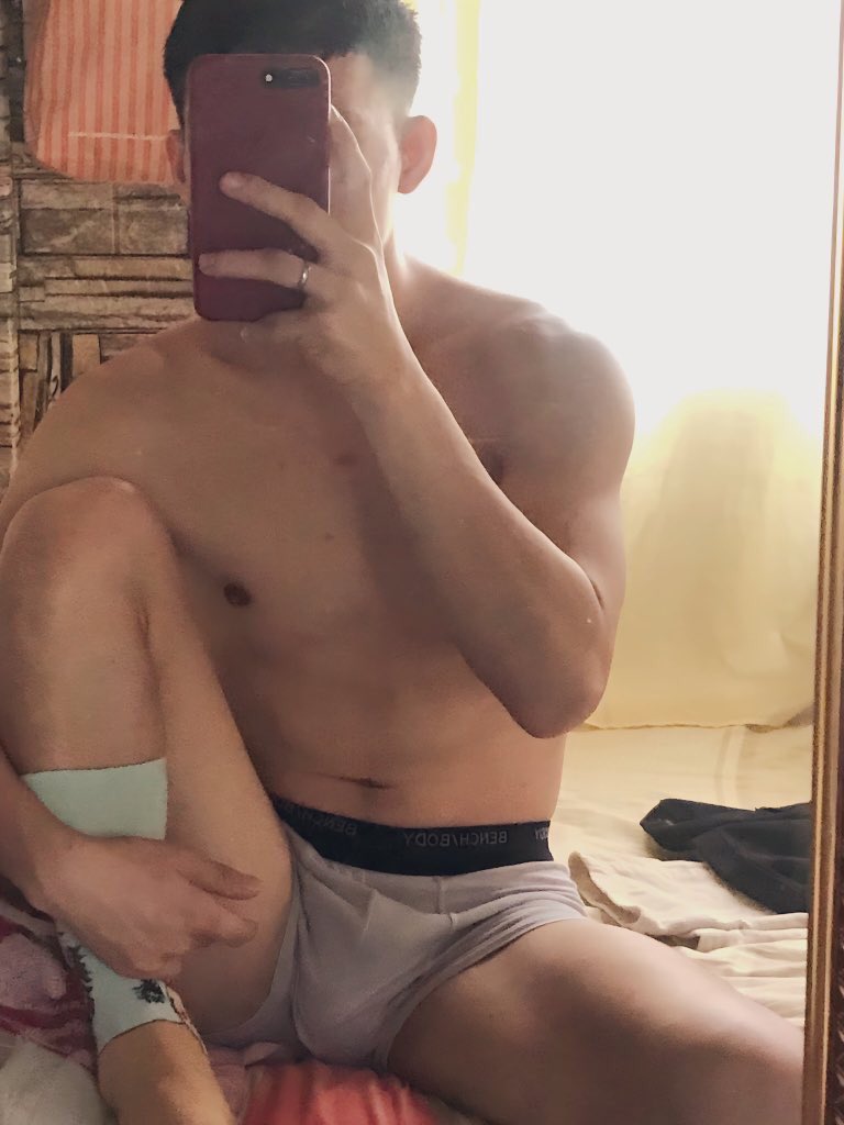 TwinkyCdo's tweet photo. Wednesday! https://t.co/a50xcBZYkE