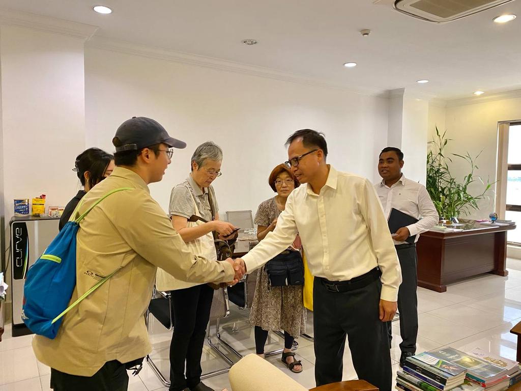 saminn2023's tweet photo. Meeting with YAMANASHI University team to discuss about possible cooperation between the Ministry of Enviornemnt and the Yamanashi University on research projects related to the environment sector in Cambodia.
14 August 2023 at the MoE https://t.co/jZuzUgXRms