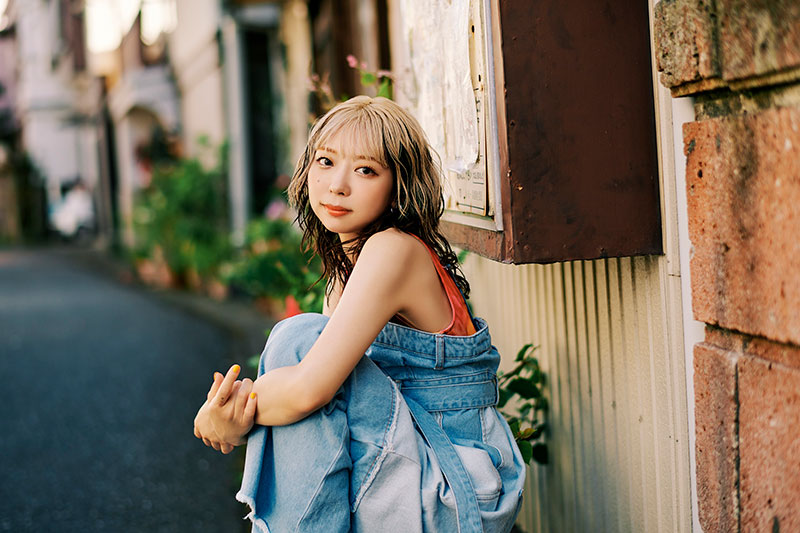 teichikujpop's tweet photo. 【#竹内アンナ】
˗ˏˋ 𝐇𝐎𝐓 𝐍𝐄𝐖𝐒 ˎˊ˗

恋愛ソングプロジェクト "He &amp; She" による真夏の夜の恋を描いた「MAKE LOVE」She saidバージョンに竹内が起用されました🍑本日より配信開始⚡
https://t.co/ZwfaocP2TD
Music Videoも公開中ですので是非アクセスしてみてください🎥
https://t.co/wc90Z9z6E7 https://t.co/GuQtqqNrVN