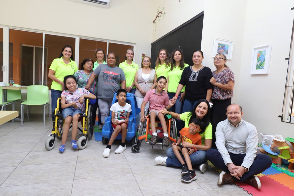 RossyLuque4T's tweet photo. Mi más sincero agradecimiento por la amable invitación al desayuno con las Damas del Albergue “Nuestra Casita”, donde en compañía del Ing. Baldomero López Zamora, Director del CRIT Tamaulipas, pasamos una mañana de convivencia compartiendo momentos especiales con los pequeños.✨ https://t.co/KwDKcZgBEJ