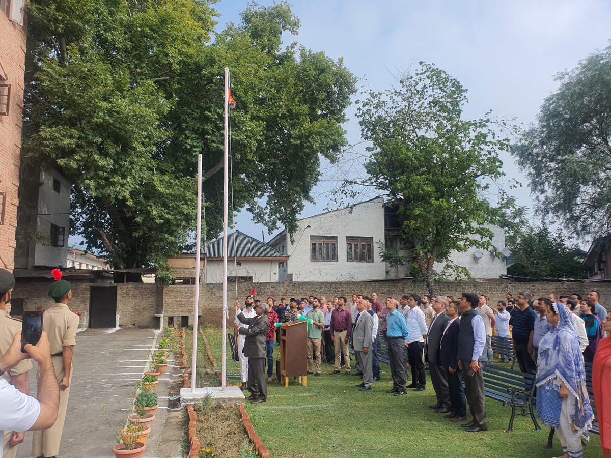 RisingKashmir's tweet photo. #IndependenceDay celebrations held at #ClusterUniversity #Srinagar
@OfficeOfLGJandK @diprjk
https://t.co/p1ySu7pRSZ https://t.co/ZGOCu66Znz