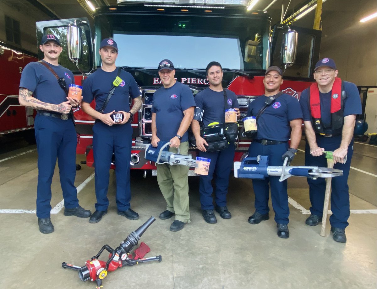 EastPierceFire's tweet photo. Station 111B crew trying to beat the heat! And tools are always cool, too! 🥵 🍦 👨🚒 #RoundNotSquare https://t.co/Dw1PfOSoXv