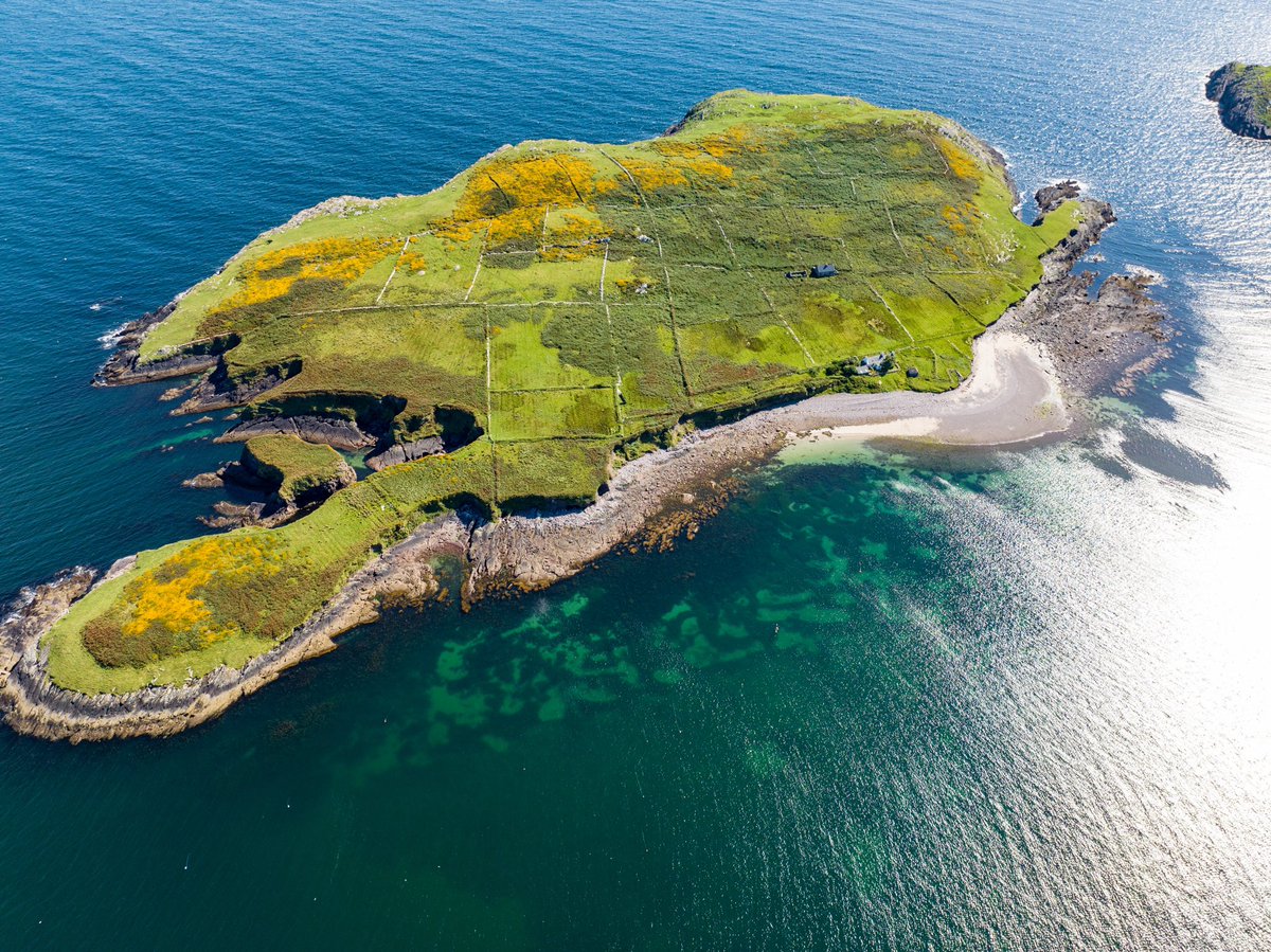 Drone pic of Horse Island, Ballingskelligs @Michael_O_Regan @BrigidLaffan @wildatlanticway @WAWHour @WeatherRTE @DALYGerard