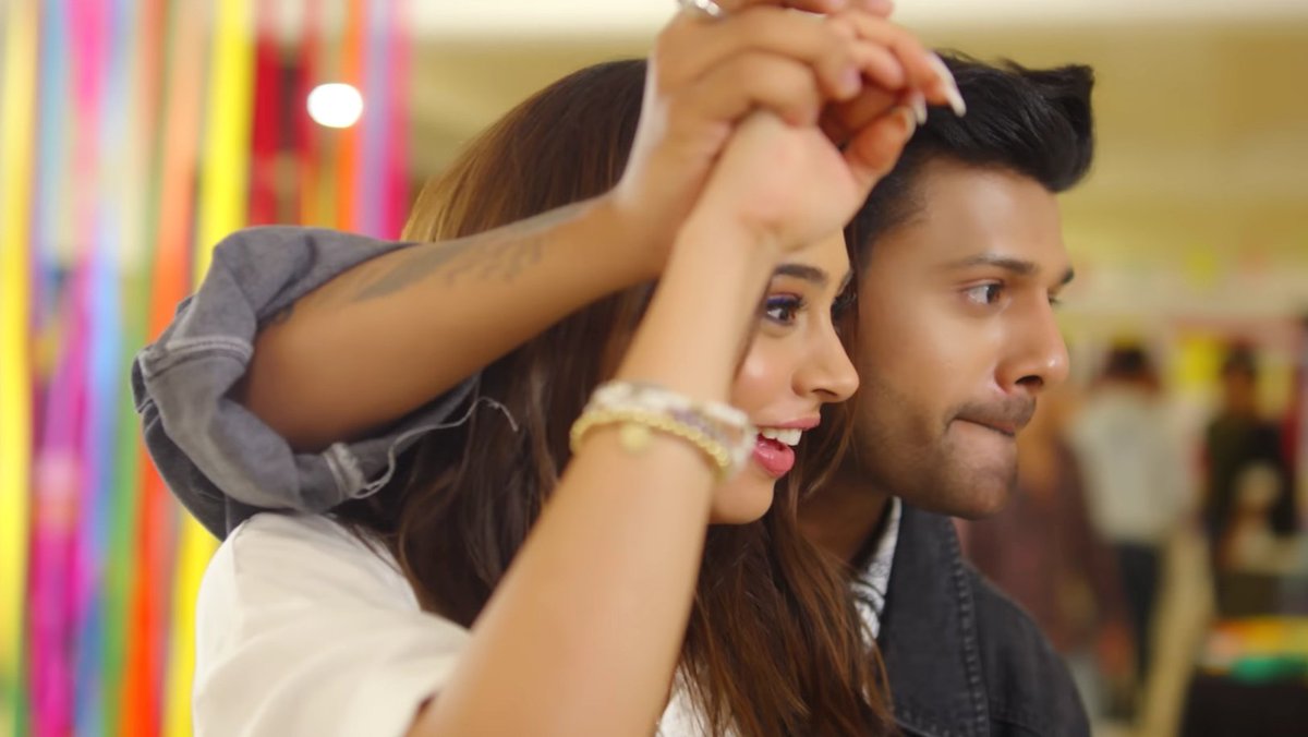 nitisquad's tweet photo. Omgg it was so magical and so beautiful, niti and stebin chemistry is so cuteeee!

IT'S OUT AND IT IS MAGICAL ✨

TU AASHIQUI FT NITI TAYLOR

 #NitiTaylor https://t.co/ByFkiQZAbZ