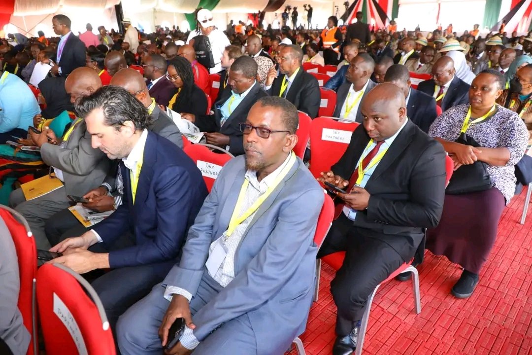 Manyara_Tonny's tweet image. Celebrating Devolution in style.

Live at Eldoret County,City of champions.

#15august2023 #Mandago #Annwaiguru #Tiktokkenya