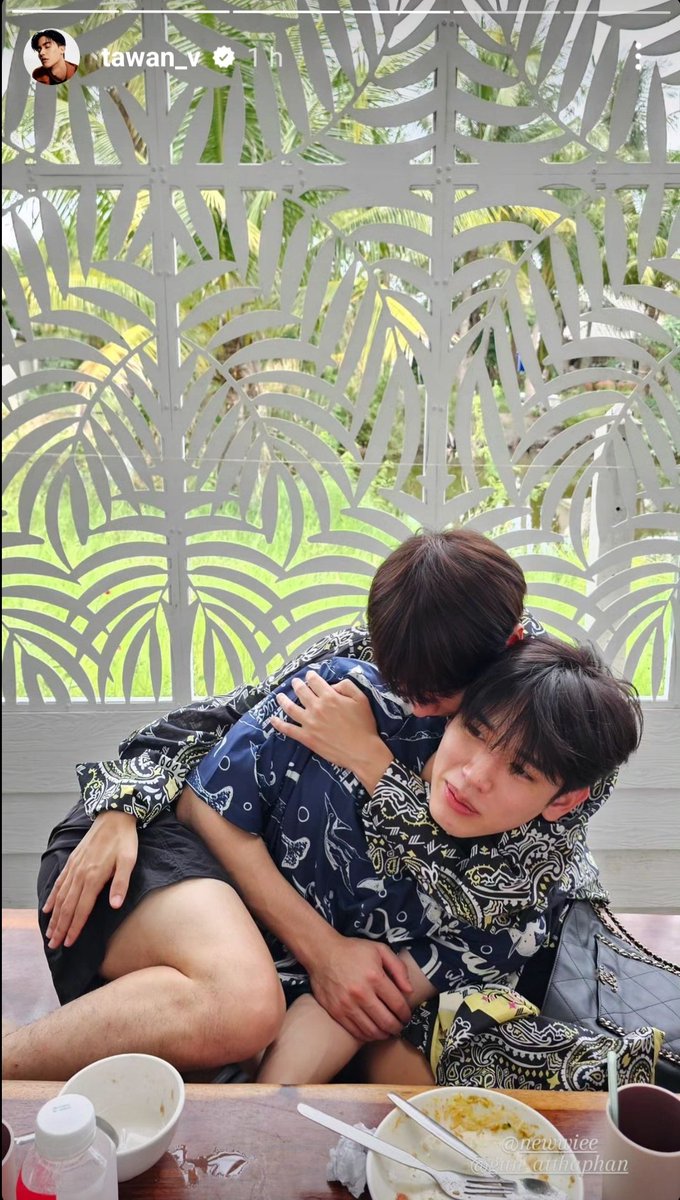 tpwkx_'s tweet photo. #93Liners            VS           #91liners
Babies 👶🏻👶🏻                  Uncles 🧑🏻👦🏻

#ออฟกันเตนิว #นิวกัน #ออฟเต https://t.co/4VagzdMvlM