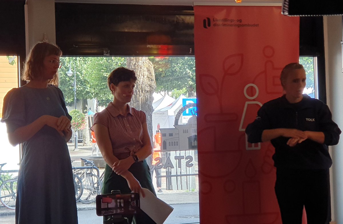 ehbroholm's tweet photo. Urovekkende om generativ KI @arendalsuka. @Likestilling forteller at 5.000 søk etter bilde av en dommer resulterer i kun 3% bilder som viser en kvinnelig dommer. Bevissthet nødvendig da virkeligheten heldigvis viser et annet bilde-i Norge er andelen kvinnelige dommere nesten 50%. https://t.co/XPZu7qf49y