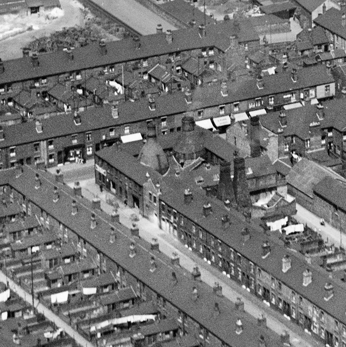 philcrowphoto's tweet photo. Some great info about my dad's old potbank online if you dig deep enough. Picture ยฉhistoric england from 1933. Report on the works day out from Staffordshire Weekly Sentinel 1924. Very different times ๐ #thepotteries #potbank #stokeontrent #altontowers https://t.co/GC6Idb6XAI